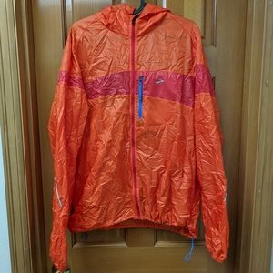 Brooks Shelter Technology Storable Shell Jacket (Medium)